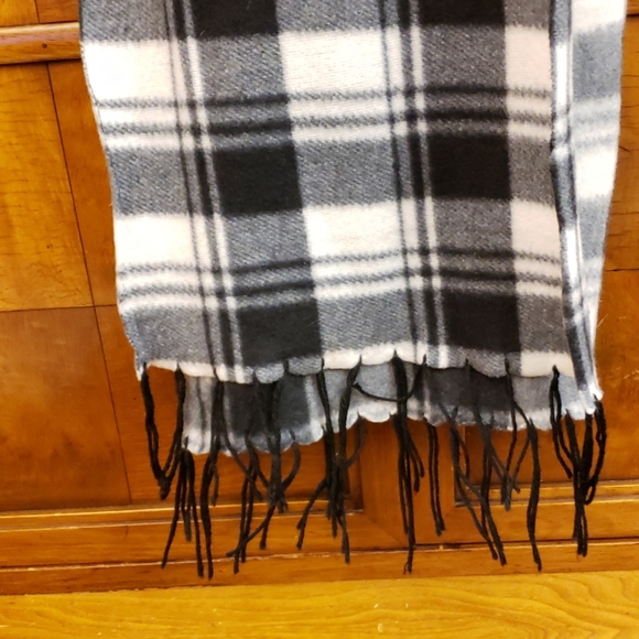 CASHMERE FEEL 100% ACRYLIC SCARF - Picture 2 of 4